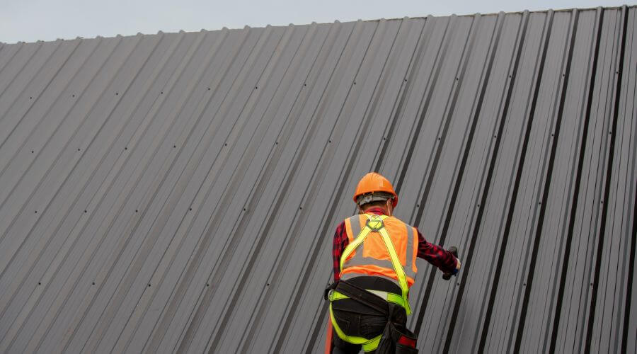 Professional gutter cleaning in Elkview, WV